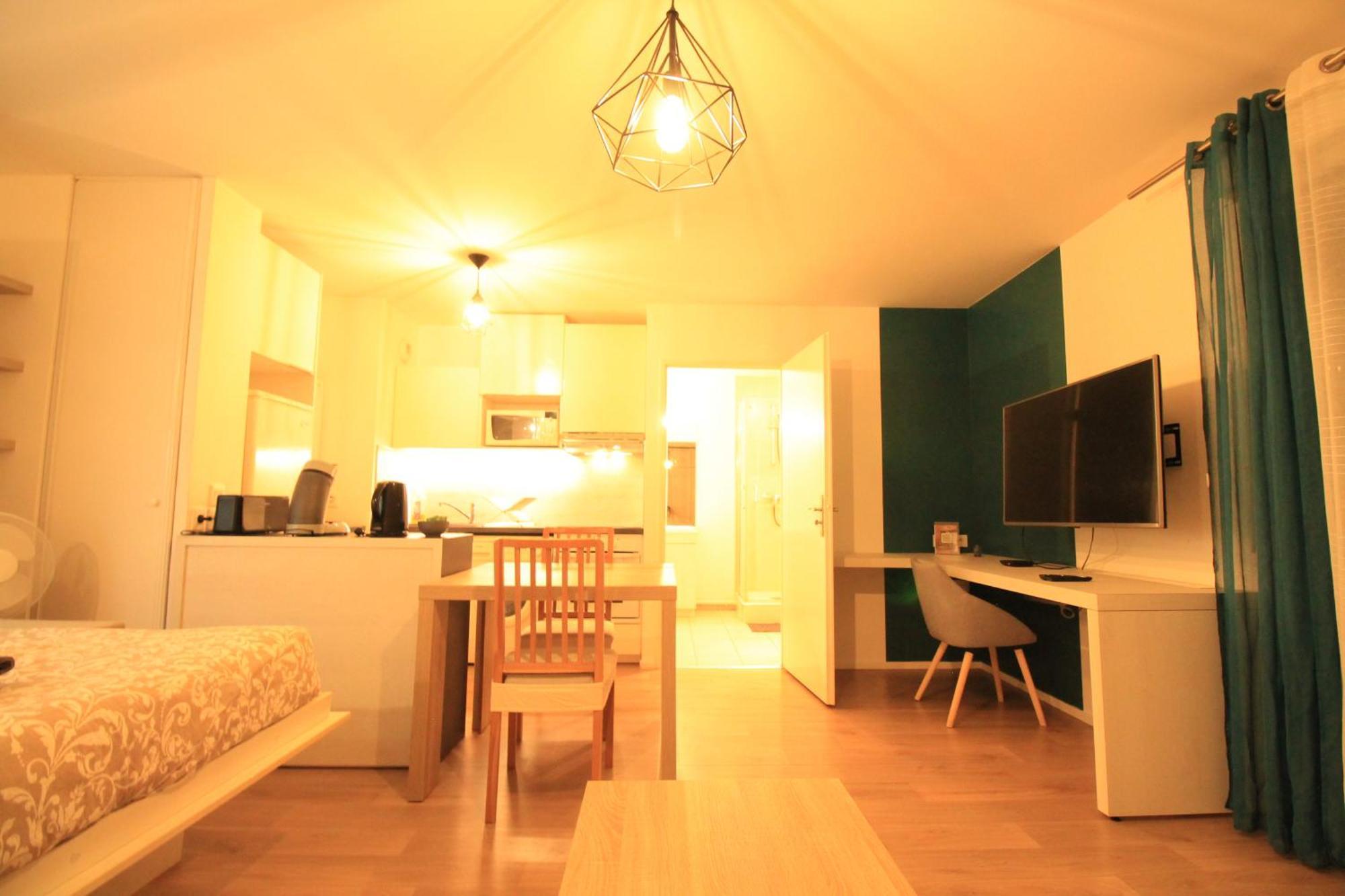 Disponible - Appartement Entier Neuf - 8Mn A Pied Rer C Paris, Parking Rue Gratuit, En Face Hopital D'Arpajon, Balcon Prive, Matelas Bultex 160X200, Ascenseur, Acces Pmr, Centre Ville A Pied 外观 照片