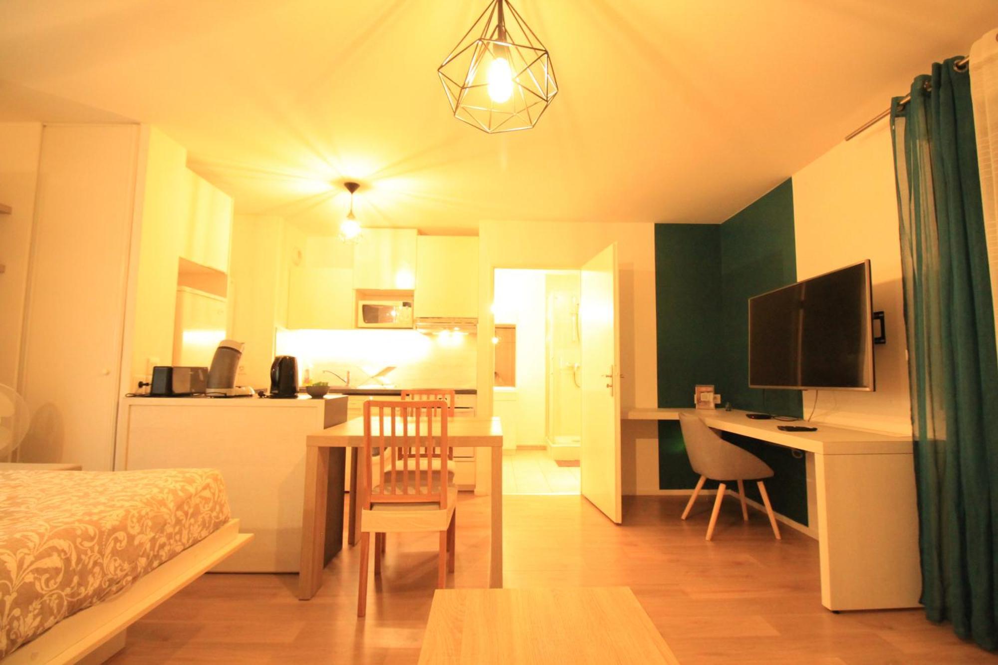 Disponible - Appartement Entier Neuf - 8Mn A Pied Rer C Paris, Parking Rue Gratuit, En Face Hopital D'Arpajon, Balcon Prive, Matelas Bultex 160X200, Ascenseur, Acces Pmr, Centre Ville A Pied 外观 照片