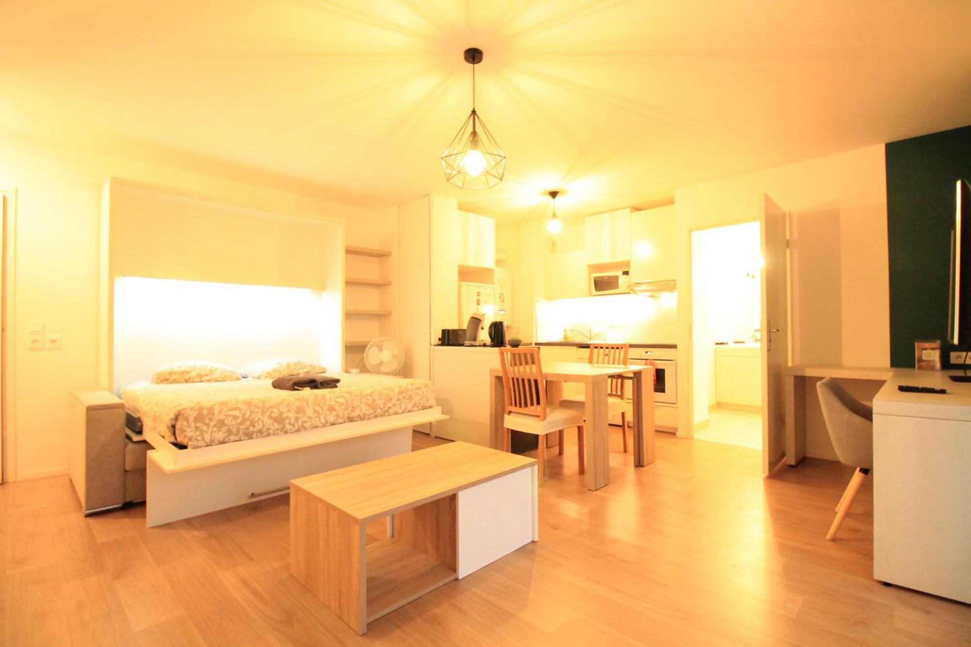 Disponible - Appartement Entier Neuf - 8Mn A Pied Rer C Paris, Parking Rue Gratuit, En Face Hopital D'Arpajon, Balcon Prive, Matelas Bultex 160X200, Ascenseur, Acces Pmr, Centre Ville A Pied 外观 照片